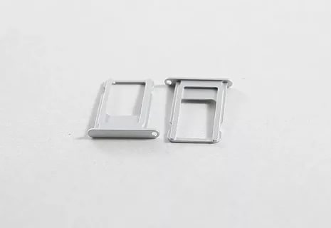 фото Контейнер SIM для iPhone 6 Серебро магазина Альфатехник являющийся официальным дистрибьютором в России 